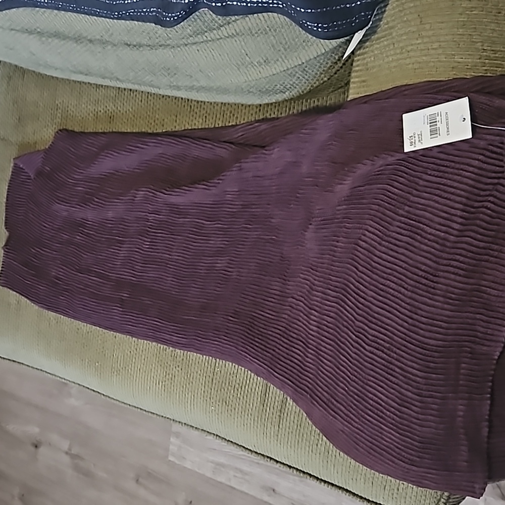 Scarves - Picture 4 of 4